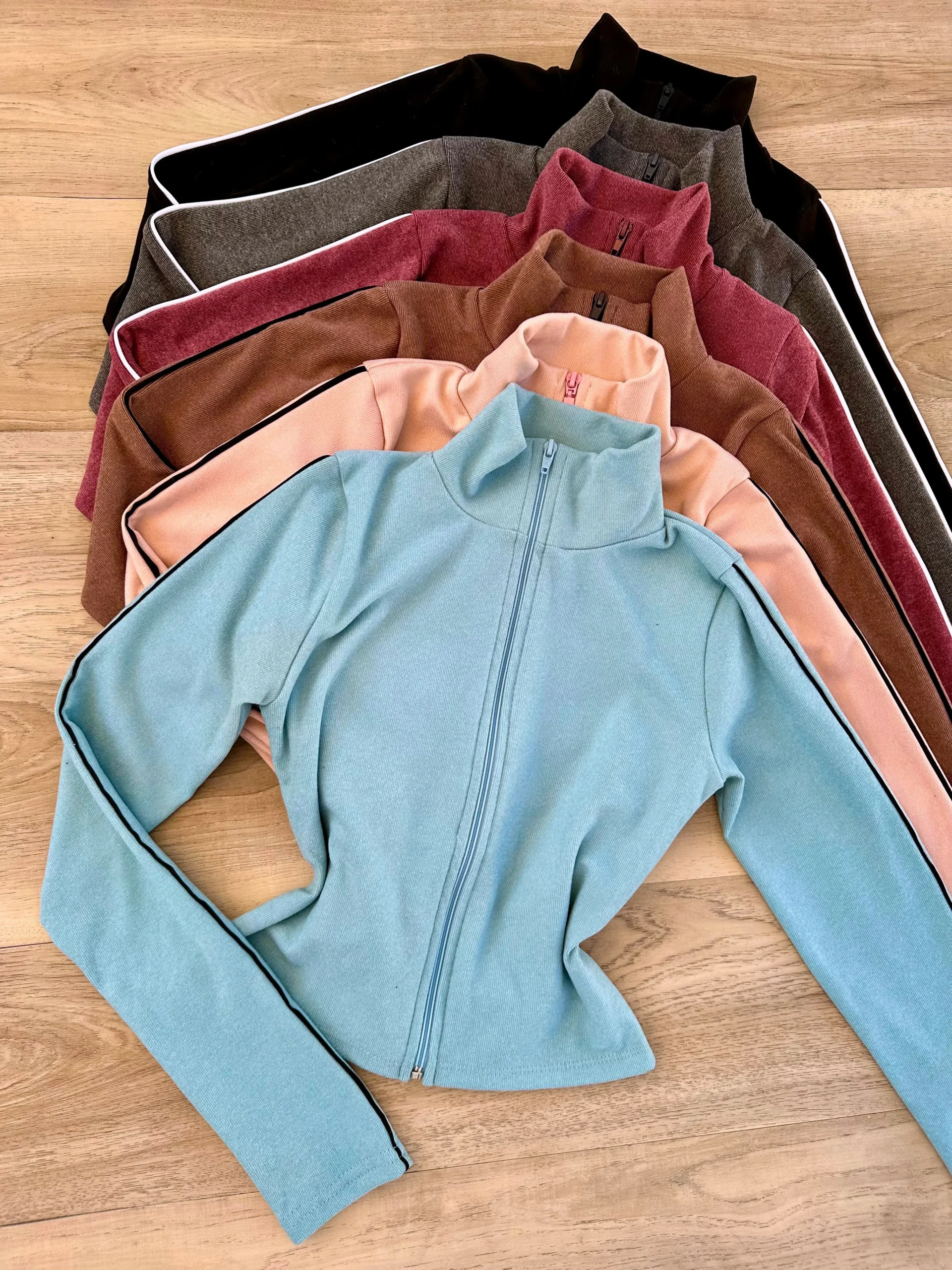 Alternative view of CONJUNTO MISSY