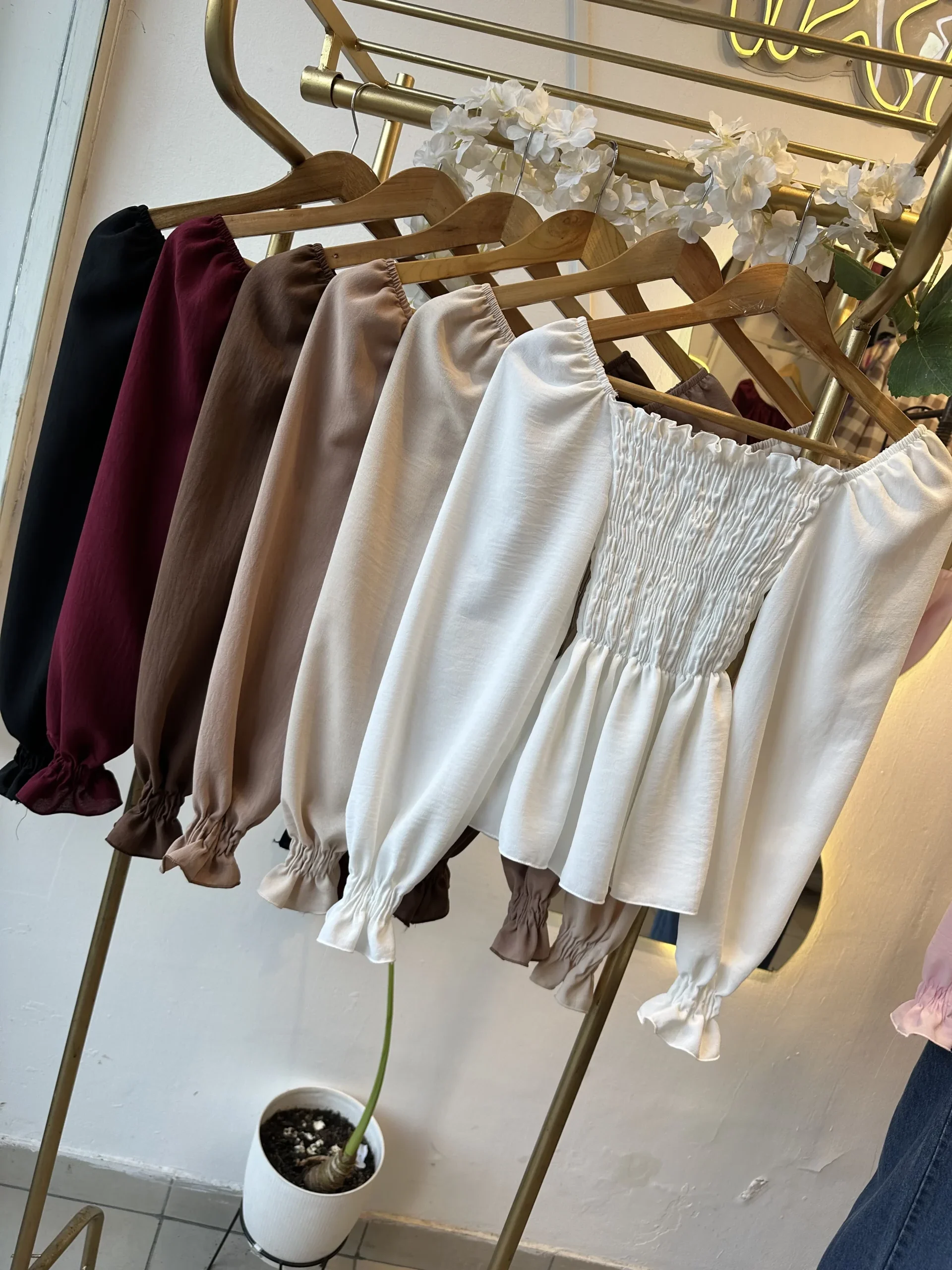Alternative view of BLUSA CEY ISA