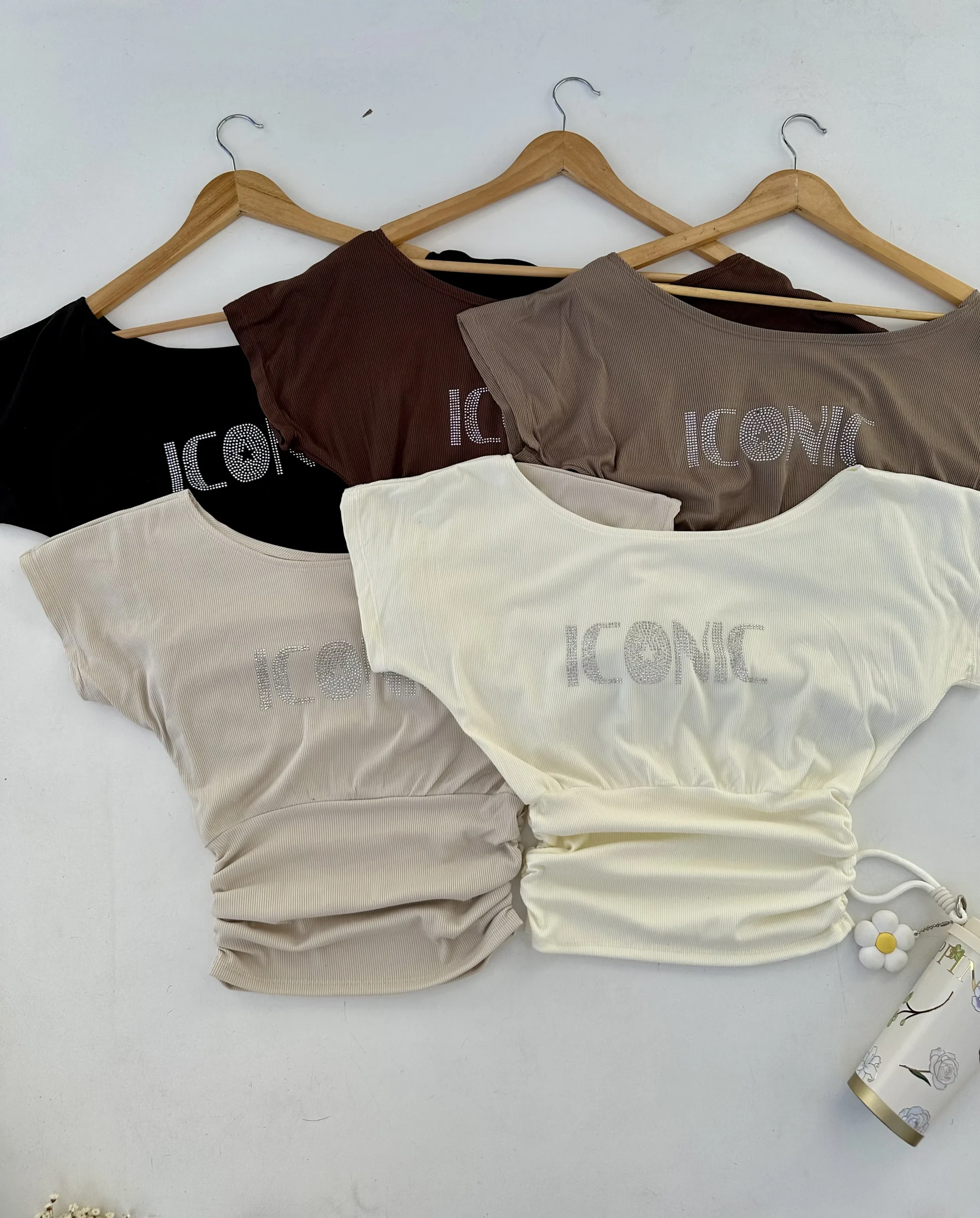 Alternative view of Remera Iconic